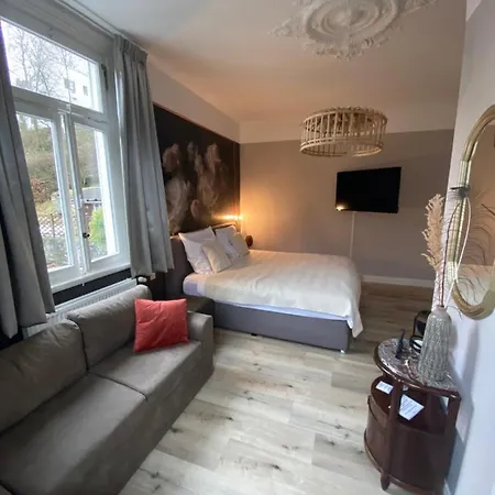 Burgau, C&h Bed & Breakfast