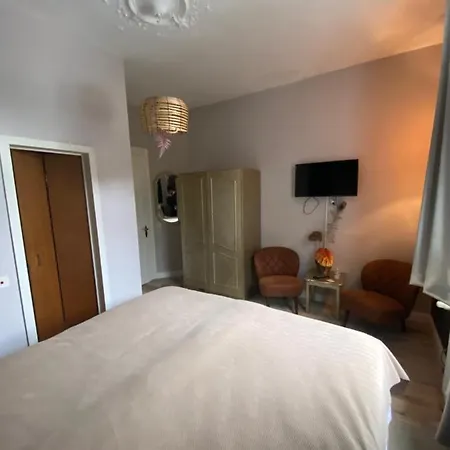Bed & Breakfast Burgau, C&h Monschau