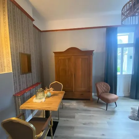 住宿加早餐酒店 Burgau 3*