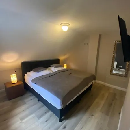 Burgau, C&h Bed & Breakfast
