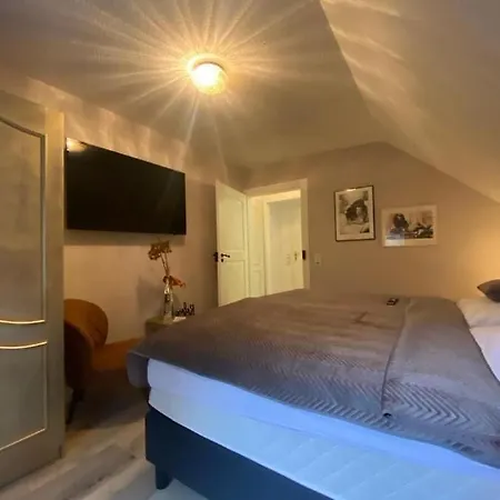 Bed & Breakfast Burgau, C&h *