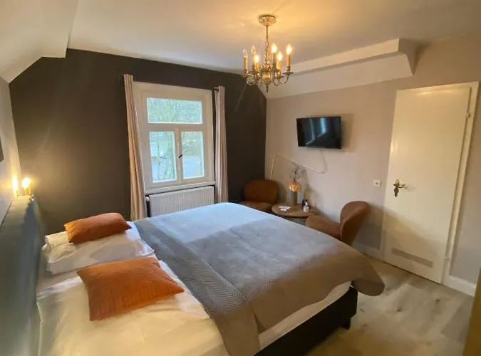 فندق مبيت وإفطار Burgau 3*